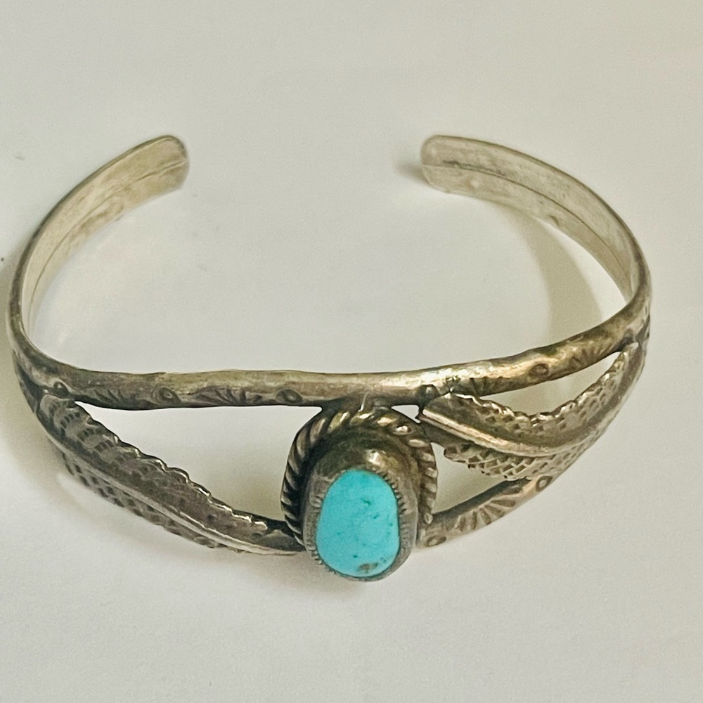 VTG NATIVE AMERICAN STERLING TURQUOISE CUFF BRACELET SZ 5.5. -5.75